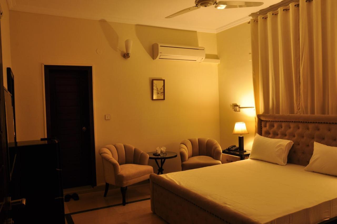 Reina Boutique Hotel - G6/3 Islamabad Exterior foto