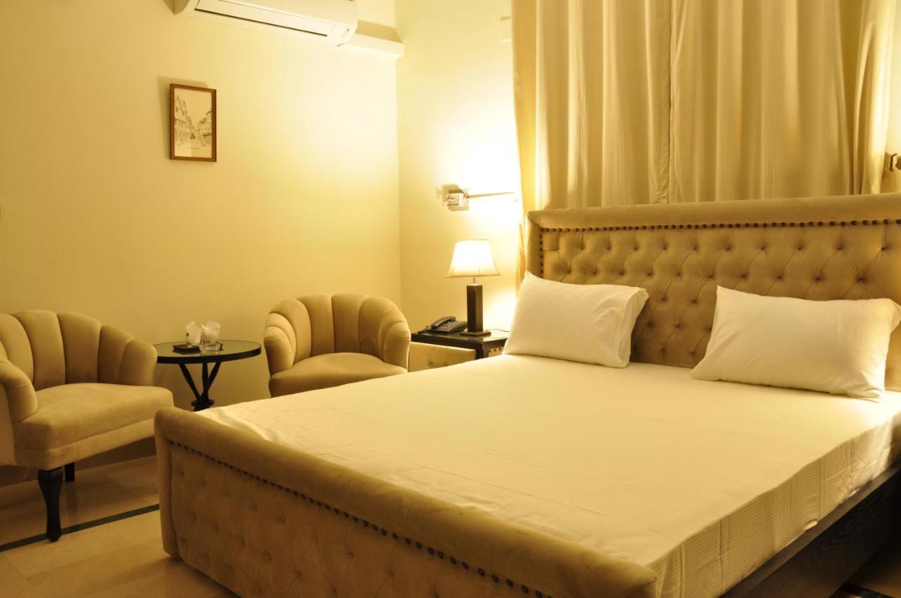 Reina Boutique Hotel - G6/3 Islamabad Exterior foto